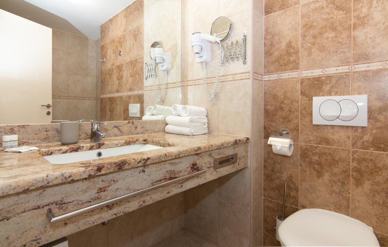 Residence Marina Rose M Apartment By Locap Group ポルトローシュ エクステリア 写真